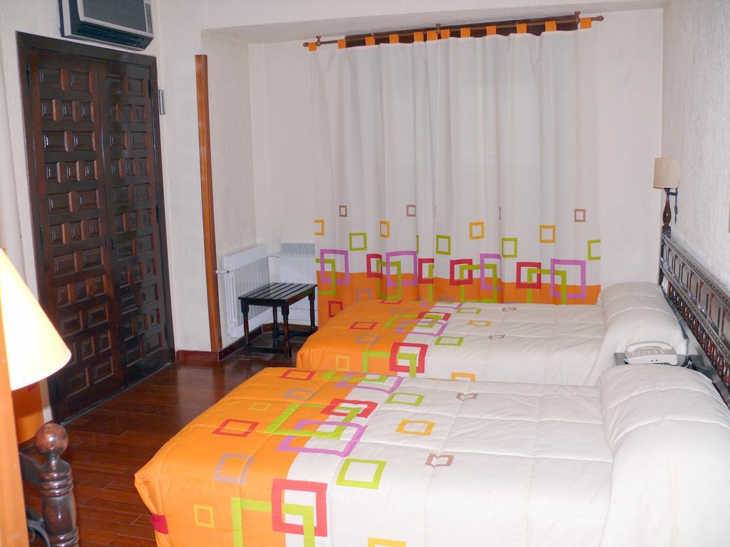 Hotel Restaurante Las Galias Zuera Rom bilde