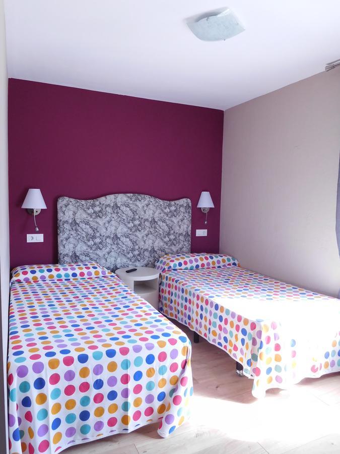Hotel Restaurante Las Galias Zuera Eksteriør bilde