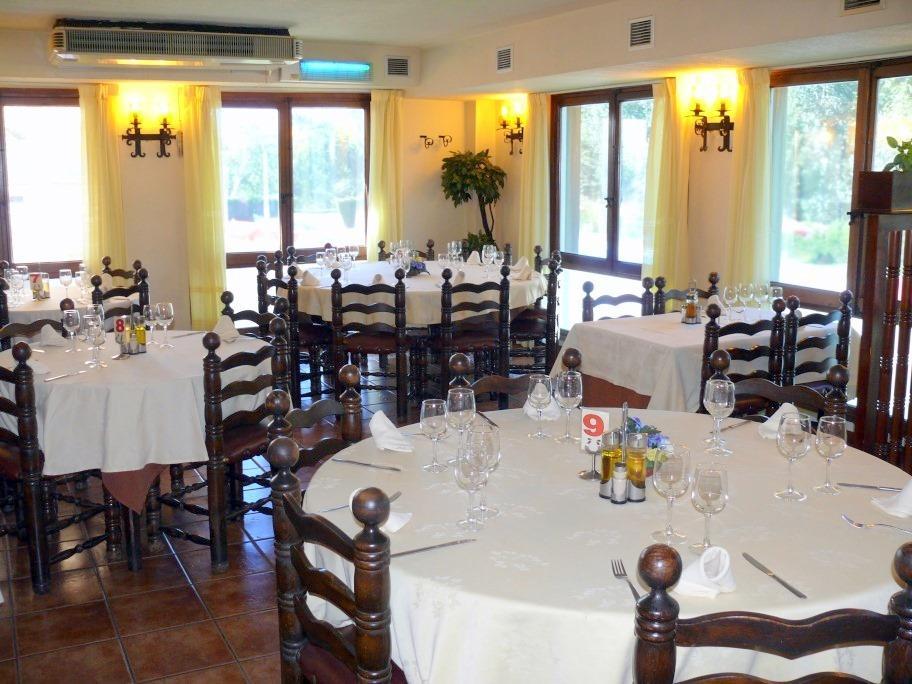 Hotel Restaurante Las Galias Zuera Restaurant bilde